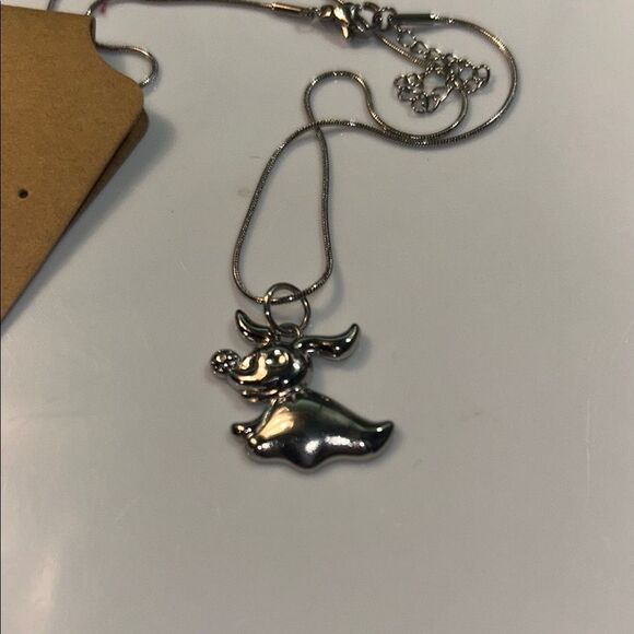 Elegant Silver Jewelry Collection with Minimalist Pendants - Picture 2 of 2